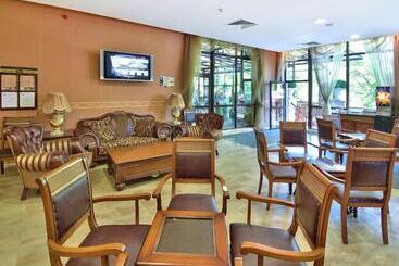 Estreya Residence Hotel And Spa