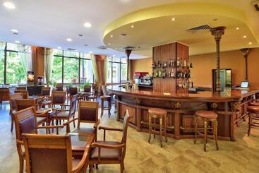 Estreya Residence Hotel And Spa