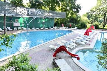 Estreya Residence Hotel And Spa