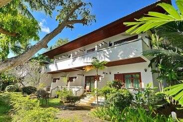 هتل First Bungalow Beach Resort
