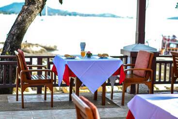 هتل First Bungalow Beach Resort