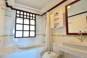 هتل First Bungalow Beach Resort