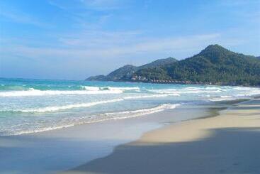 هتل First Bungalow Beach Resort
