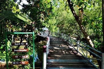 هتل First Bungalow Beach Resort