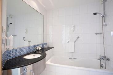هتل Holiday Inn Express Madrid Alcorcón, An Ihg
