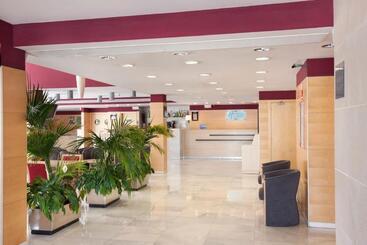 هتل Holiday Inn Express Madrid Alcorcón, An Ihg