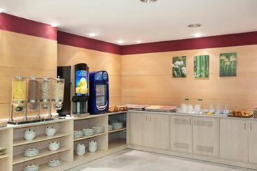هتل Holiday Inn Express Madrid Alcorcón, An Ihg