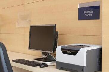 هتل Holiday Inn Express Madrid Alcorcón, An Ihg