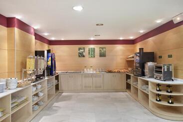 هتل Holiday Inn Express Madrid Alcorcón, An Ihg