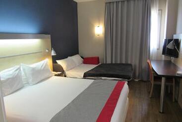 هتل Holiday Inn Express Madrid Alcorcón, An Ihg