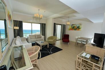 هتل Jasmine Court