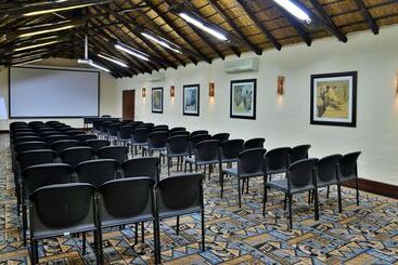 هتل Kwa Maritane Bush Lodge