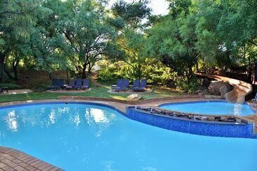هتل Kwa Maritane Bush Lodge