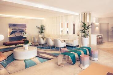 هتل Mercure Villeneuve Loubet Plage
