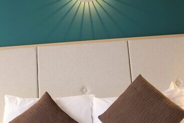 هتل Mercure Villeneuve Loubet Plage