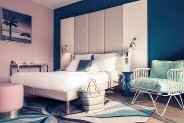 هتل Mercure Villeneuve Loubet Plage