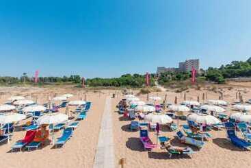 هتل Paradise Beach Resort