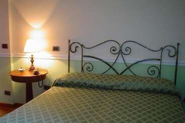 هتل Petit Chateau