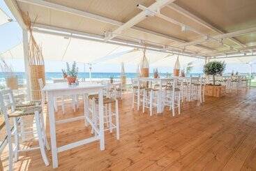 هتل Piere Anne Beach