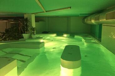 هتل Spa Playa Langosteira By Adeloló