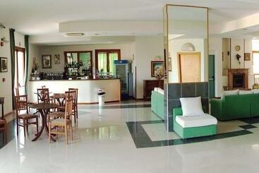 هتل Residence Adria