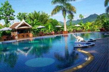 هتل Santi Resort & Spa