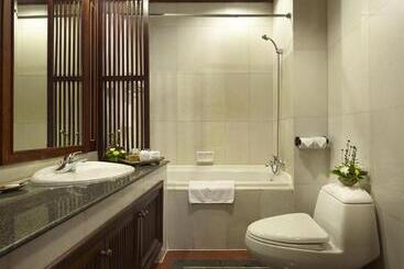 هتل Santi Resort & Spa