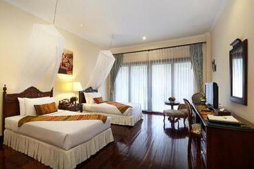 هتل Santi Resort & Spa