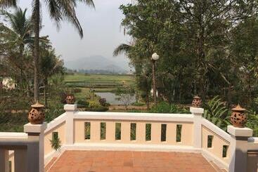 هتل Santi Resort & Spa