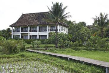 هتل Santi Resort & Spa