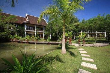 هتل Santi Resort & Spa