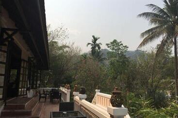 هتل Santi Resort & Spa