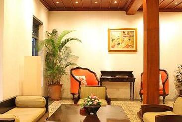 هتل Santi Resort & Spa