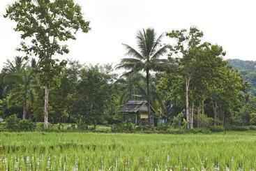 هتل Santi Resort & Spa