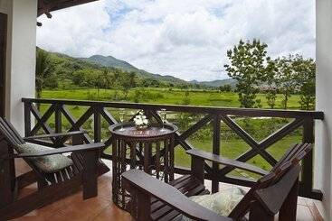هتل Santi Resort & Spa