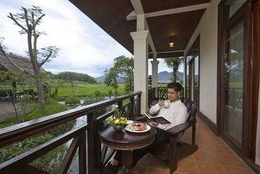 هتل Santi Resort & Spa
