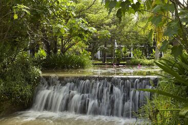 هتل Santi Resort & Spa
