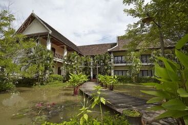 هتل Santi Resort & Spa