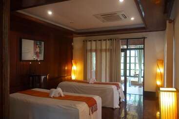 هتل Santi Resort & Spa