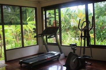 هتل Santi Resort & Spa