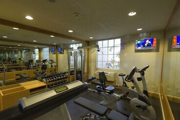 ホテル Sleep Inn Paseo Las Damas