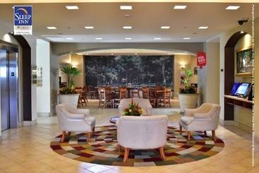 ホテル Sleep Inn Paseo Las Damas