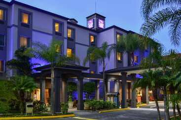 ホテル Sleep Inn Paseo Las Damas
