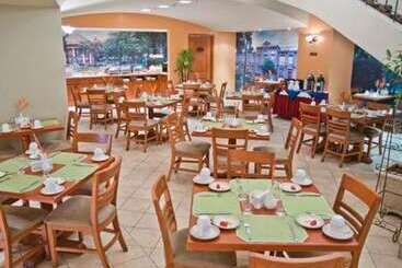 ホテル Sleep Inn Paseo Las Damas