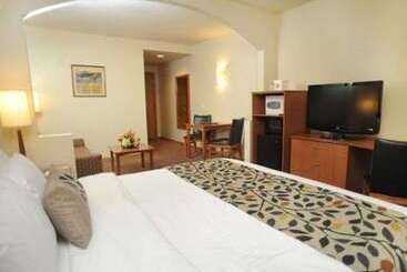 ホテル Sleep Inn Paseo Las Damas