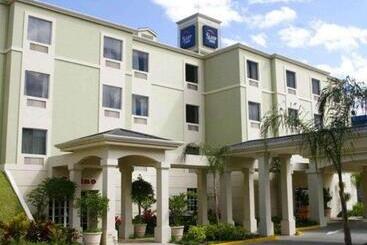 ホテル Sleep Inn Paseo Las Damas