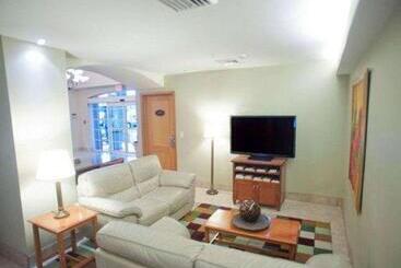 ホテル Sleep Inn Paseo Las Damas