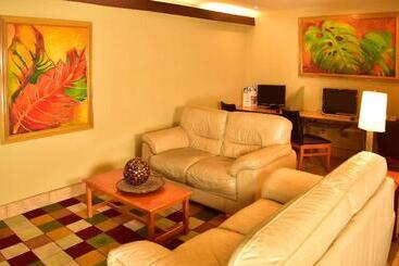 ホテル Sleep Inn Paseo Las Damas
