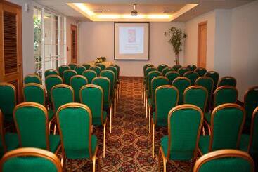 ホテル Sleep Inn Paseo Las Damas
