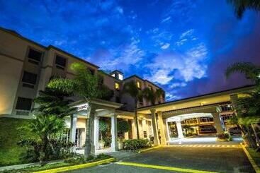 ホテル Sleep Inn Paseo Las Damas
